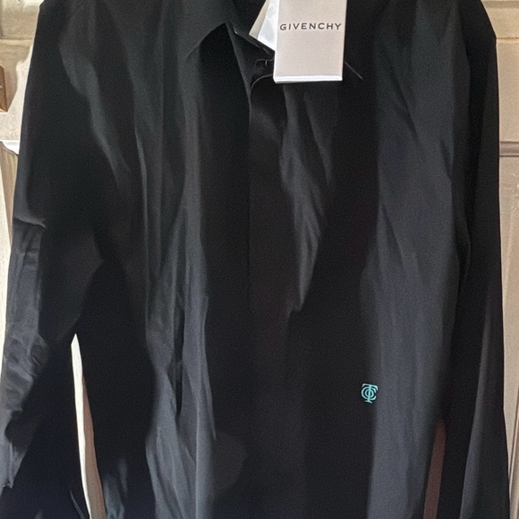 Givenchy Men's Elegant Black Dress Shirt - Picture 10 of 11